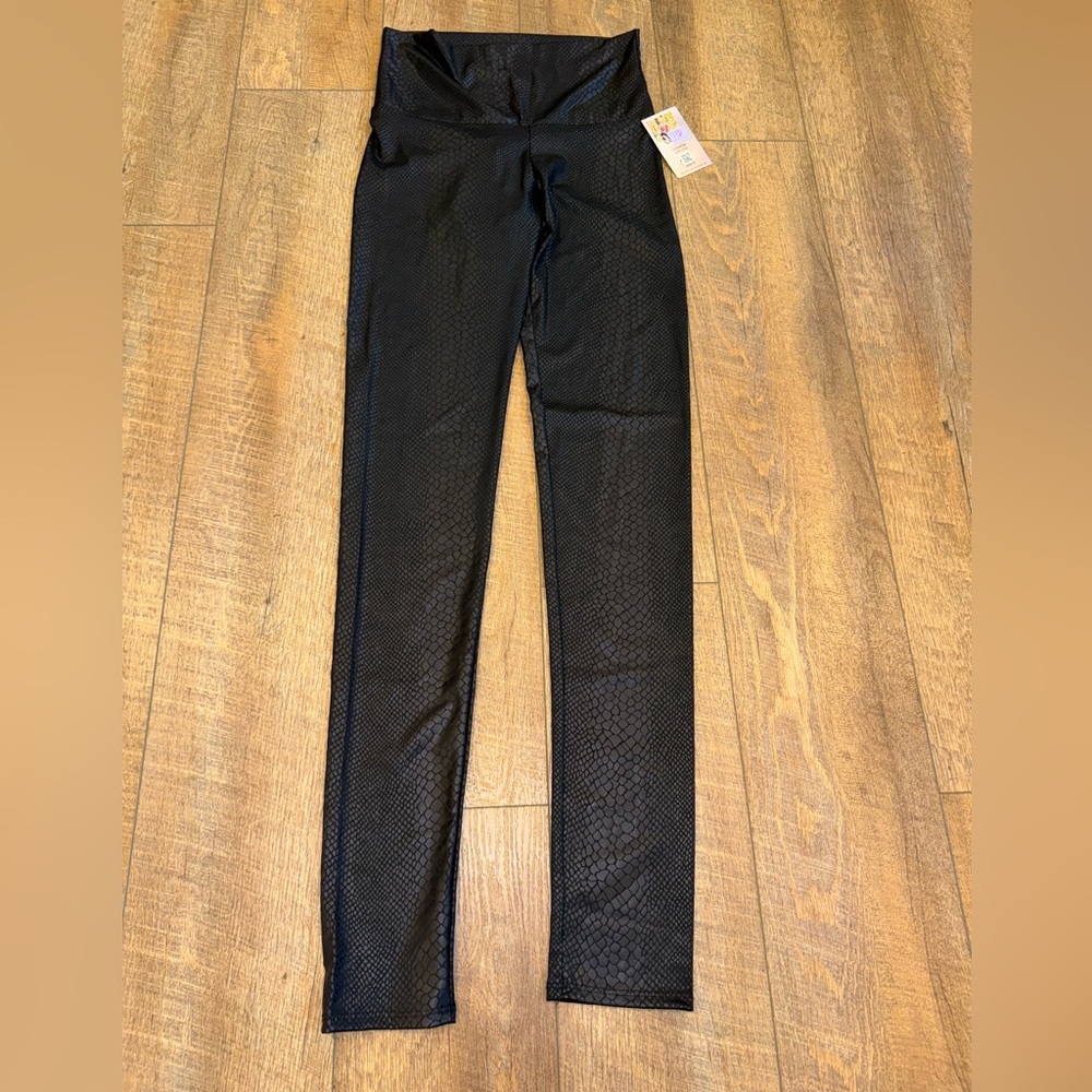 High-Waist Black Textured Leggings